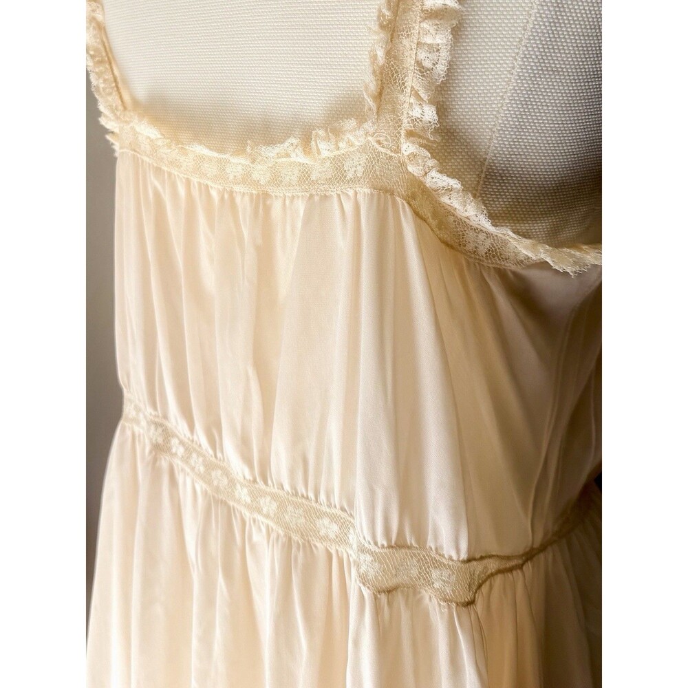 1940s Vanity Fair Bridal Nightgown Pink Lace Pintuck Lingerie Size 34 - Picture 9 of 11